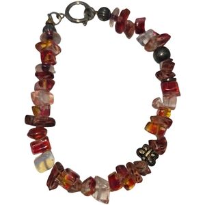 🩵 *SOLD* Elegant Red and Clear Glass Beaded Bracelet
